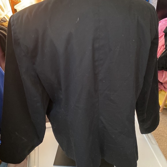 Black jacket/ blazer with 3 button size 18W long sleeves in black.Lined - Picture 6 of 12